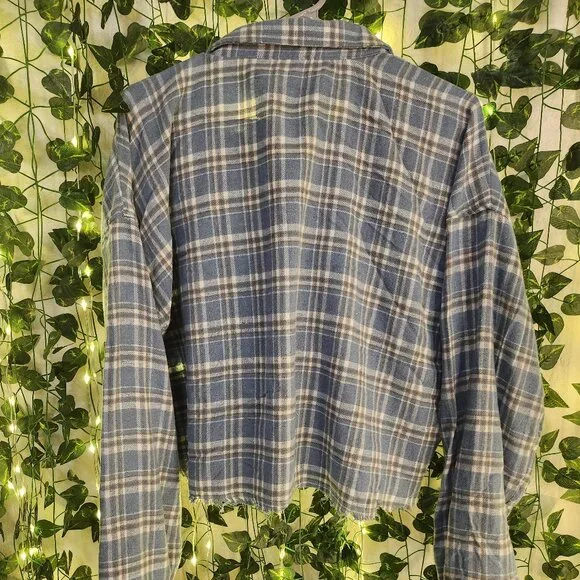 Blue cropped flannel Large - Picture 2 of 2